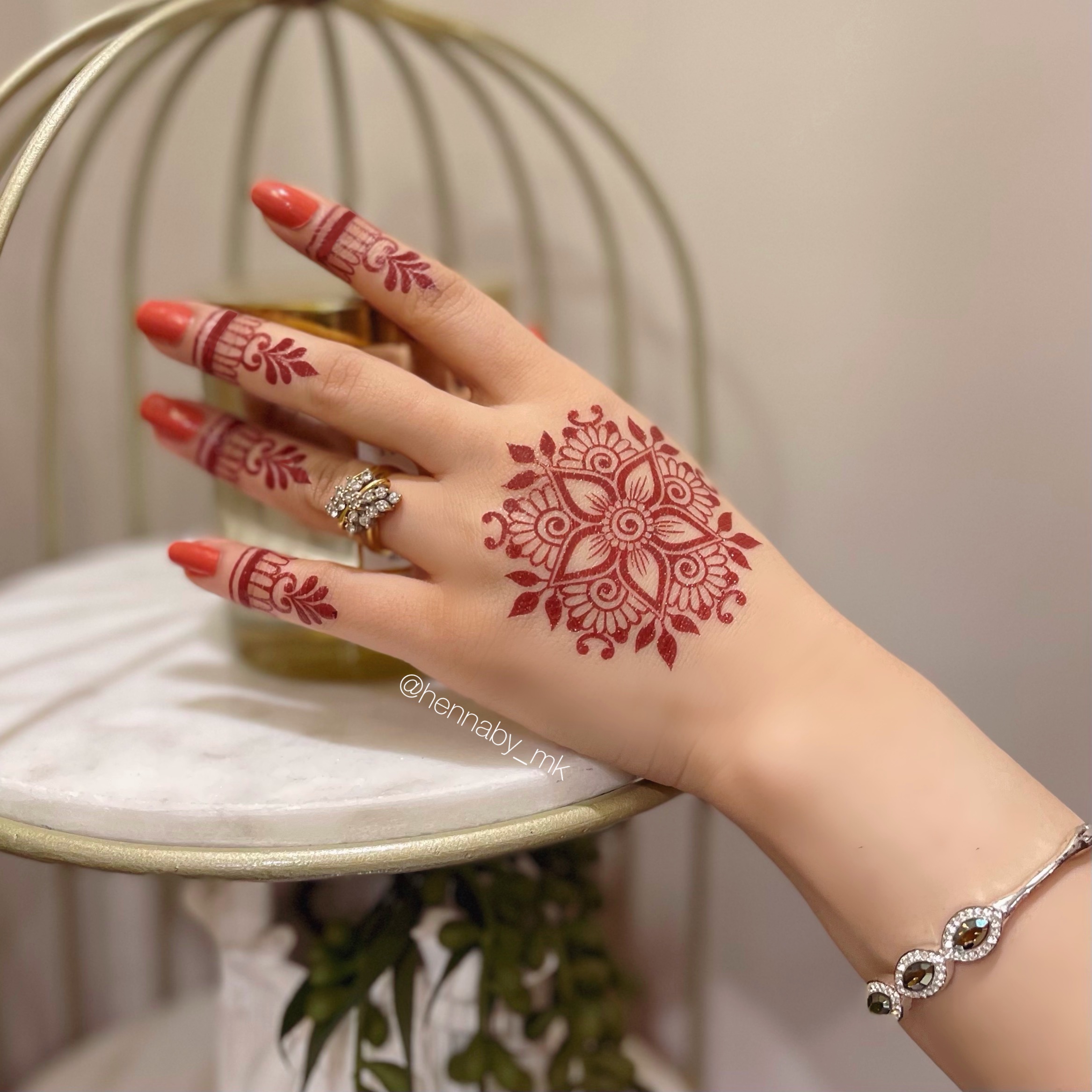 Mahnoor starting as a home-based henna artist